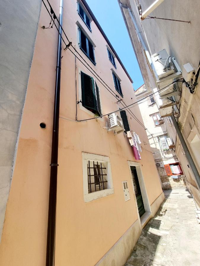 Dream Apartments פיראן מראה חיצוני תמונה